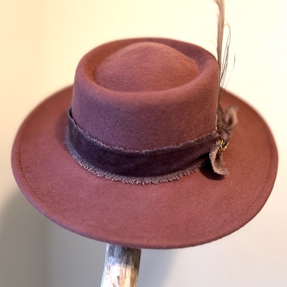 Custom hat - Picture 3 of 6